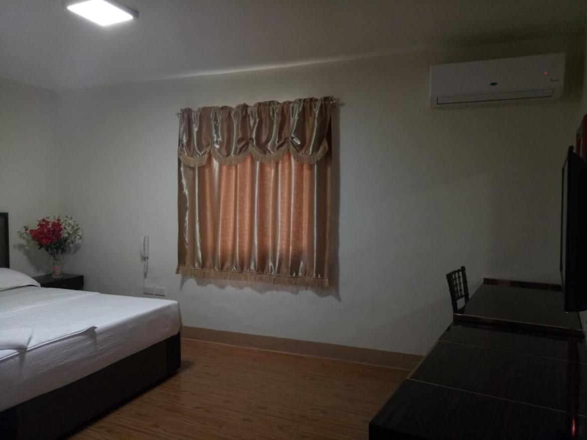 Meaco Royal Hotel - Batangas City Luaran gambar